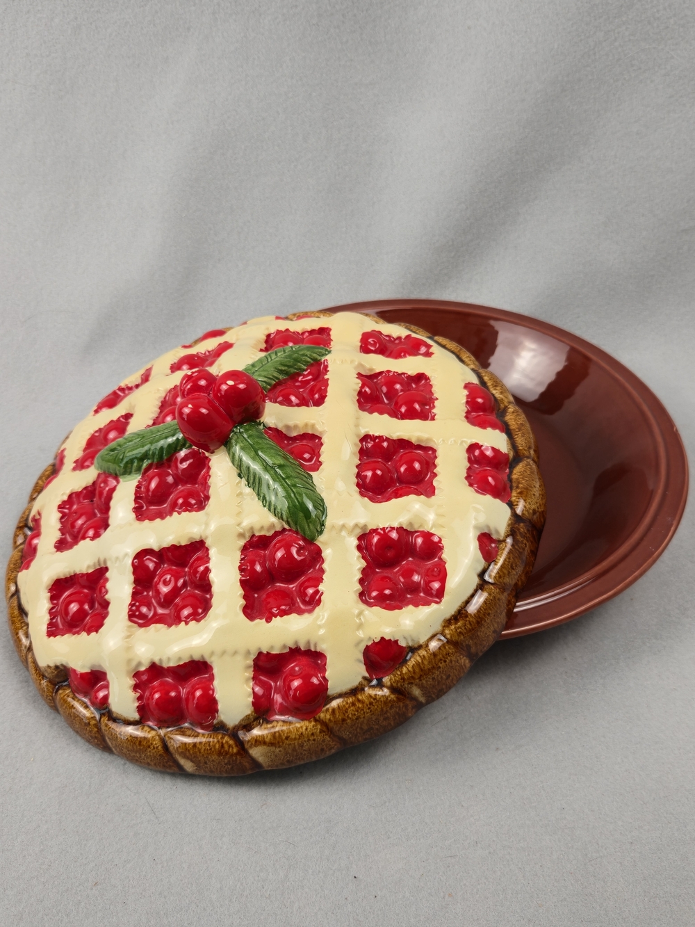 Over and Back Ceramic Cherry Pie Baking Dish & Lid Lattice Pie Baker Portugal